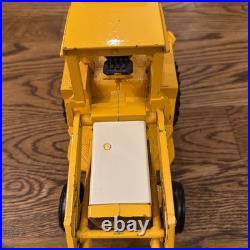 Ertl Diecast International Harvester Backhoe Loader Tractor, #472, 116 Scale