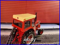 Ertl International 1066 withBlack Stripe & Cab 1/16 Diecast Farm Tractor Replica