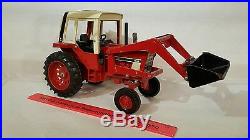 Ertl International 1586 withloader 1/16 diecast farm tractor replica collectible