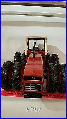 Ertl International 2+2 3588 withcustom dauls 1/16 diecast farm tractor replica