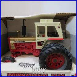Ertl International Harvester 1456 Tractor #1Gold Demo 1/16 IH-4651-12DA-B2