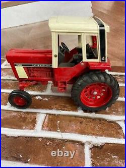 Ertl International Harvester 1586 Tractor Red White Stock 461-2-3