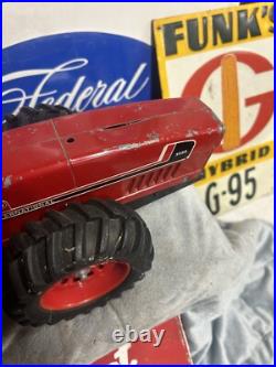 Ertl International Harvester 3588 2+2 Toy Tractor, 1/16 Scale