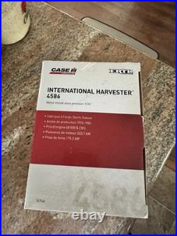 Ertl International Harvester 4586 Tractor 132 Diecast Metal Replica