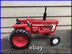 Ertl International Harvester 966 Hydro Farmall 1/16 Die Cast with Implements VG+