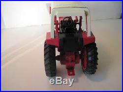Ertl International Harvester Farm Toy Tractor 1586 NIB withloader 1/16