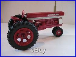 Ertl International Harvester Farm Toy Tractor McCormick 560 1/16