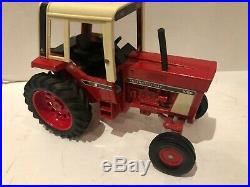 Ertl Toys International 1086 Tractor Diecast 1/16 Nice