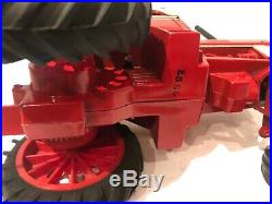 Ertl Toys International 1086 Tractor Diecast 1/16 Nice