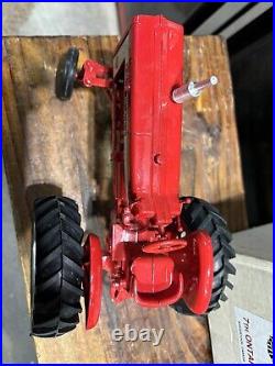 FARMALL INTERNATIONAL 706 TRACTOR 1/16th Ontario Toy Show MIB 1992 IH