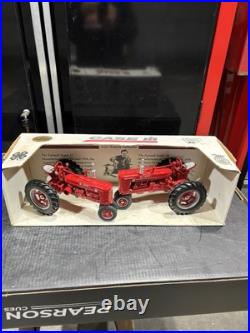 FARMALL Super M Super H TRACTORS 1/16 MIB IH Special Edition Farm Progress Show FARMALL Super M Super H TRACTORS 1/16 MIB IH Special Edition Farm Progress Show