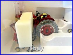 Farmall 540 International Harvester with Cultivator Tractor Diecast 1/16, 2007 Box
