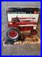 Farmall_560_International_Harvester_Narrow_Front_End_Tractor_Diecast_1_16_MINT_01_pzlu