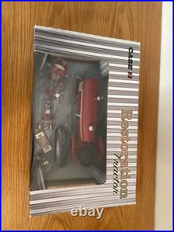 Farmall International Harvester Restoration Tractor Farmall 460 With Accsessories