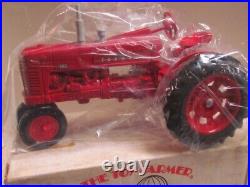 IHC International Farmall 400 Tractor by Ertl 1/16th, NIB, Toy Farmer 1984
