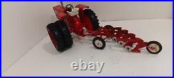 IH Farmall 706 Narrow Front WithTru Scale 4 Bottom Plow 1/16 Scale Excellent Cond