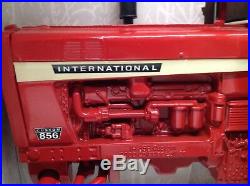 IH International Farmall Custom 856 Tractor Hiniker Cab Collector Ed. ERTL 1/16