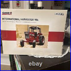 IH International Harvester 986 Cab Tractor, Farm Toy Museum, 1/16 ERTL