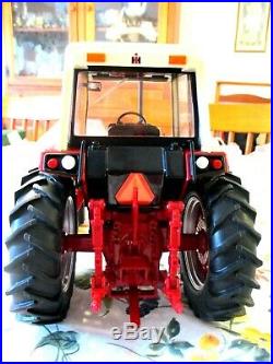 IH International Harvester Ertl Prestige 986 1/16 diecast tractor - Mint