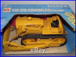 IH International Harvester TD-25 Crawler Tractor withBlade 1/16 Ertl NIB LIGHT Yel