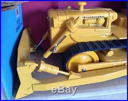 IH International TD-25 Crawler Dozer Toy Tractor with Blade Blue Box NIB ERTL 1/16