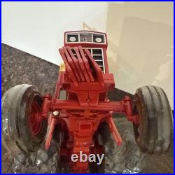 INTERNATIONAL 1066 TRACTOR 1/16 IH ERTL MIB Toy Tractor Times 23rd Anniversary