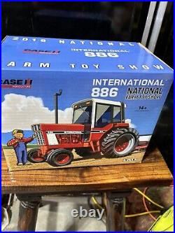 INTERNATIONAL 886 TRACTOR WF Cab 1/16th MIB 2018 Natl Farm Toy Show Lexi Window
