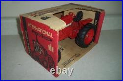 INTERNATIONAL 966 TRACTOR in BOX ERTL Vintage Farm Toy FARMALL