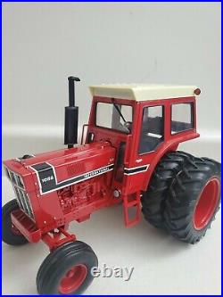 International 1066 Cab/Duals Toy Tractor Times 1/16