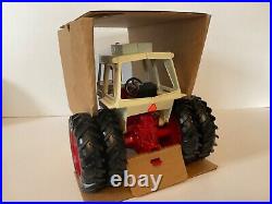 International 1256 Farm Tractor 1/16th Scale Ertl 1998 Summer Farm Toy Show