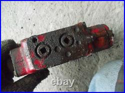 International 350 utility tractor IH hydraulic control valve assembly + ports