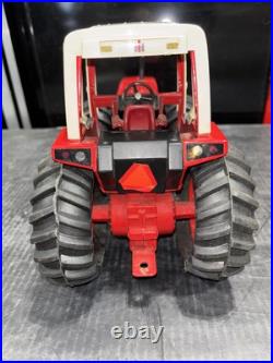 International 3588 TRACTOR 1/16th IH 2+2 Cab Articulating Nice