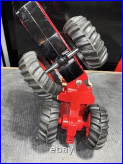 International 3588 TRACTOR 1/16th IH 2+2 Cab Articulating Nice