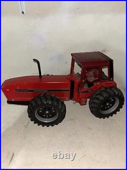 International 7488 TRACTOR 1/16th IH 2+2 Cab Articulating