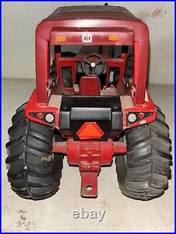 International 7488 TRACTOR 1/16th IH 2+2 Cab Articulating