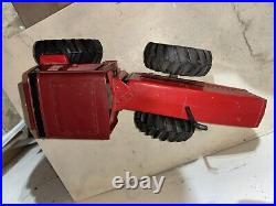 International 7488 TRACTOR 1/16th IH 2+2 Cab Articulating