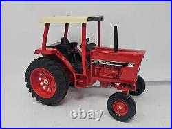 International 886 1/16 1970s Tractor ERTL