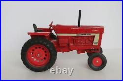International 966 Hydro Vintage Tractor 1/16