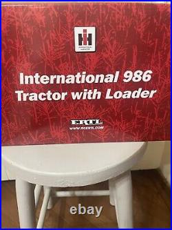International 986 tractor With loader Ertl