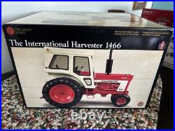 International Harvester 1466 Tractor 1/16 Scale with Duals Precision Series