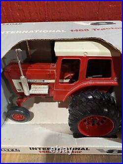 International Harvester 1468 V-8 Toy Tractor 116 Vintage 1993 ERTL