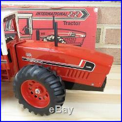 International Harvester 2+2 Tractor 3588 Vintage Ertl 1/16 Die-cast Nr-mt