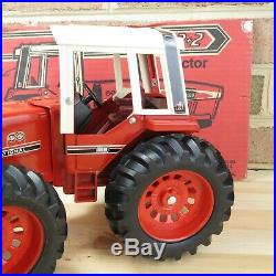 International Harvester 2+2 Tractor 3588 Vintage Ertl 1/16 Die-cast Nr-mt