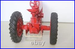 International Harvester 450 NF Fast Hitch 1957 ERTL 1/16 scale