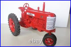 International Harvester 450 NF Fast Hitch 1957 ERTL 1/16 scale