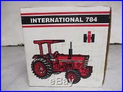 International Harvester 784 MFWD Toy Tractor 99 Ontario Show 1/16 Scale, NIB