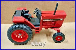 International Harvester 786 Custom No Cab Tractor 1/16 Diecast Toy Tractor Ertl
