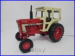 International Harvester Ertl 1/16 1066 Tractor With Cab 1970s Original NICE