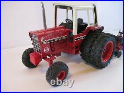 International Harvester Farm Toy Tractor 1486 with disc Ertl 1/16 Custom