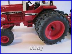 International Harvester Farm Toy Tractor 1486 with disc Ertl 1/16 Custom